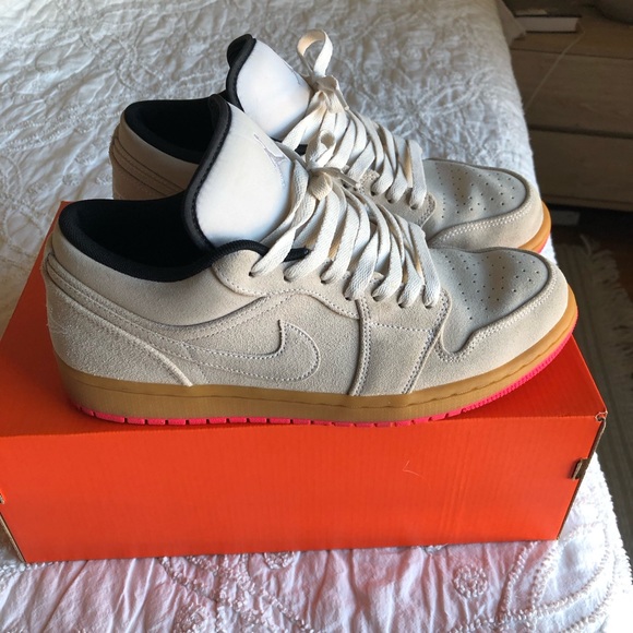 Jordan 1 Low White Gum Hyper Pink - Picture 2 of 6